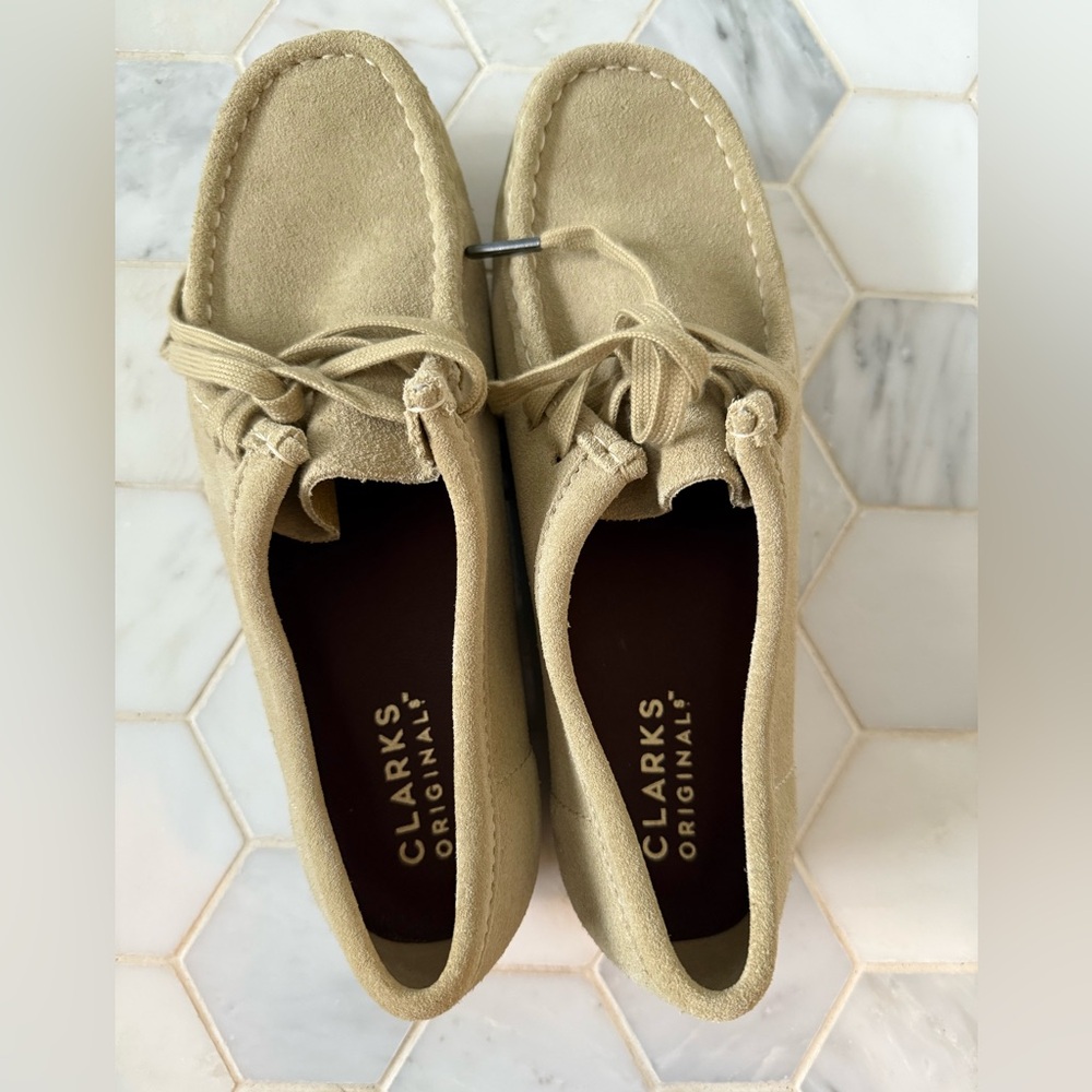 Clarks Originals Women’s Tan Suede Wallabees